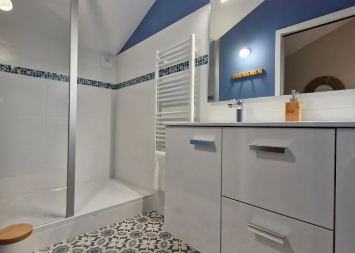 Oda ve Kahvaltı Parc De Coulassy 3*